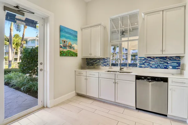 $395,000 | 122 Bay Colony Drive North, Juno Beach, FL 33408