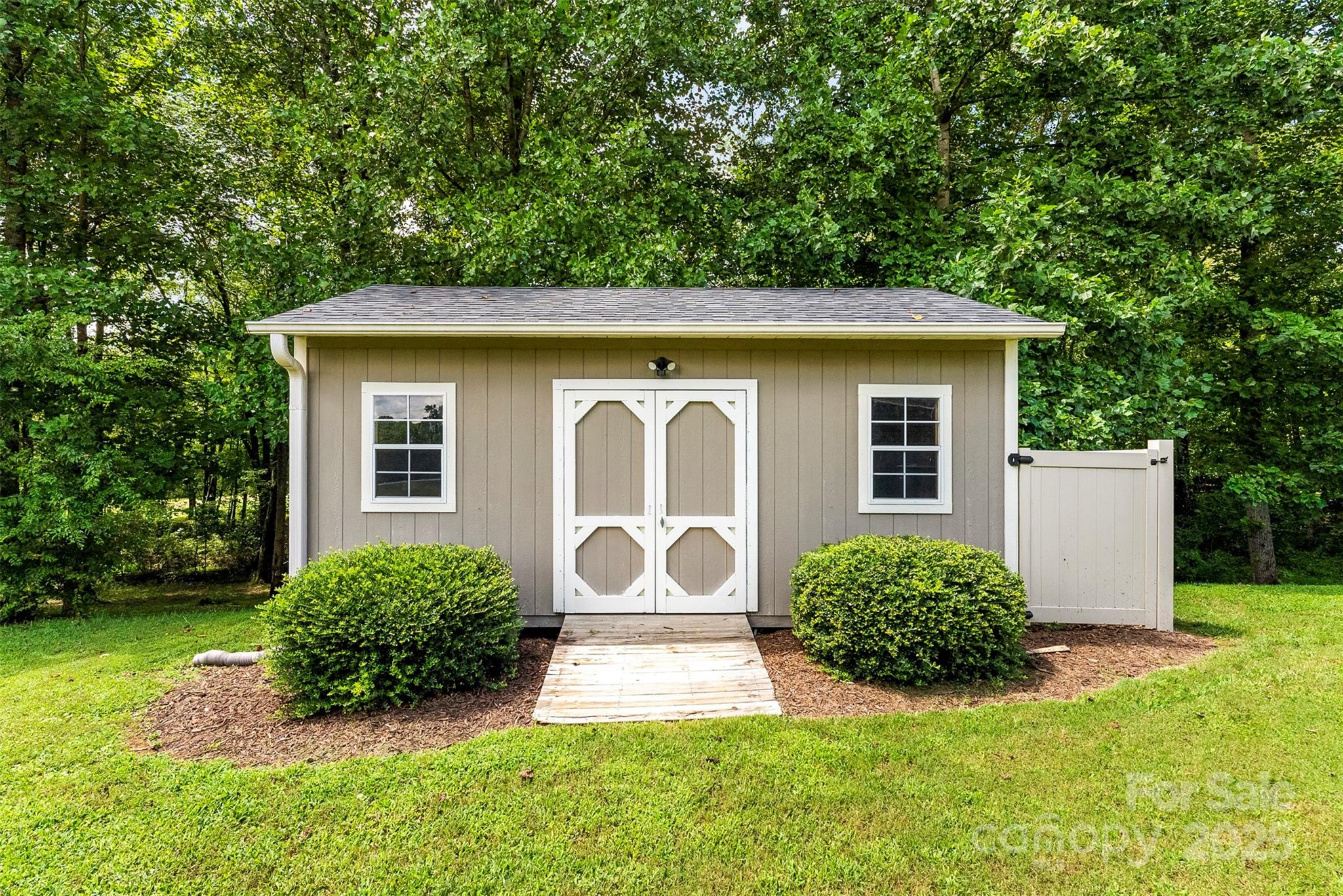213 Press Sweezy Road Kings Mountain, NC 28086 - Photo 35 of 43 a view of a house with a yard