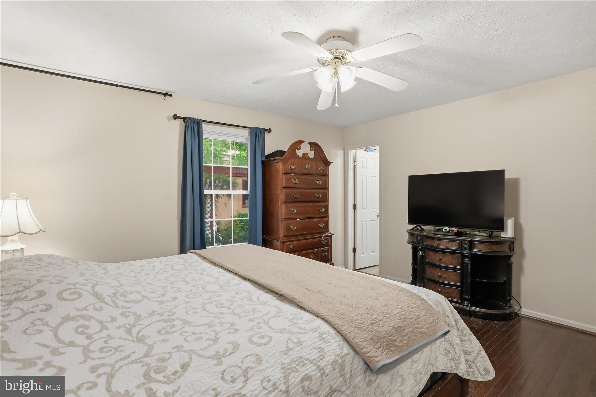 126 Cliffside Road Linden, VA 22642 - Photo 13 of 49 Primary Bedroom Suite with Attached Bathroom