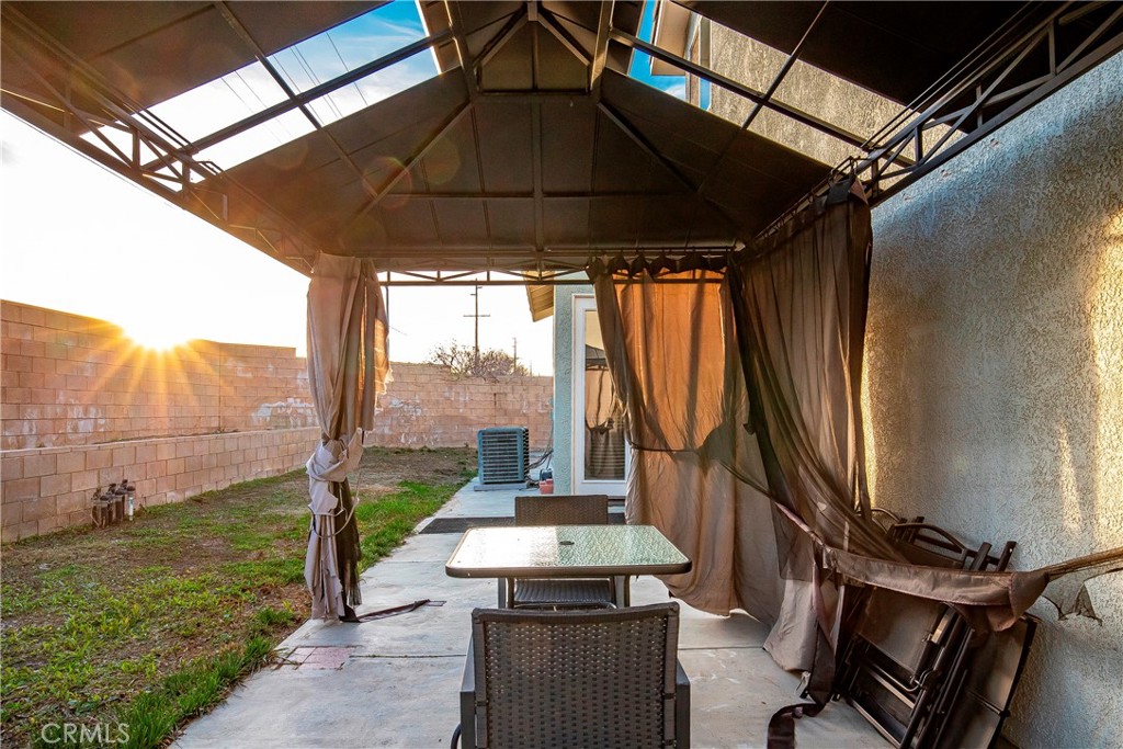 4660 Spice Street Lancaster, CA 93536 - Photo 33 of 42 a view of outdoor space with garden