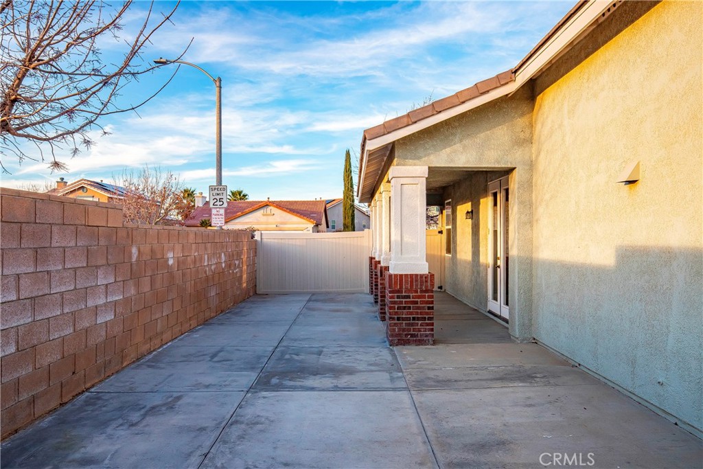4660 Spice Street Lancaster, CA 93536 - Photo 42 of 42 a view of a balcony