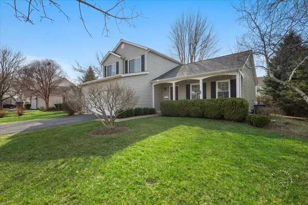 $400,000 | 908 Pinehurst Drive, North Aurora, IL 60542