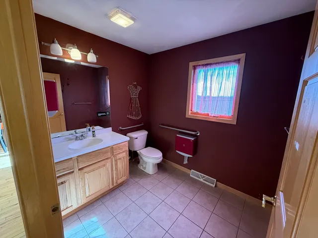 $325,000 | 11379 Highway 20, Stockton, IL 61085