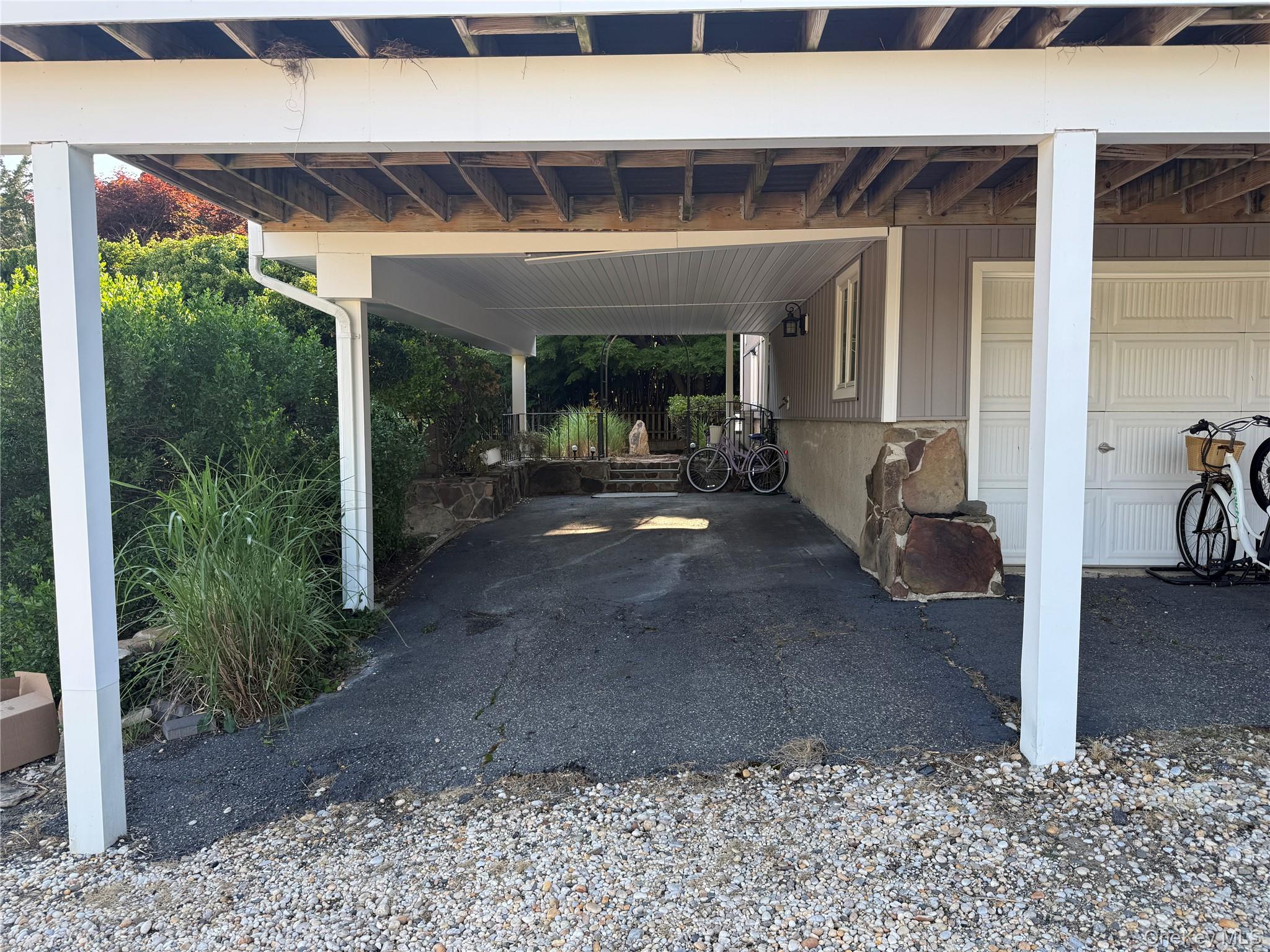 588 Long Beach Road Nissequogue, NY 11780 - Photo 4 of 35