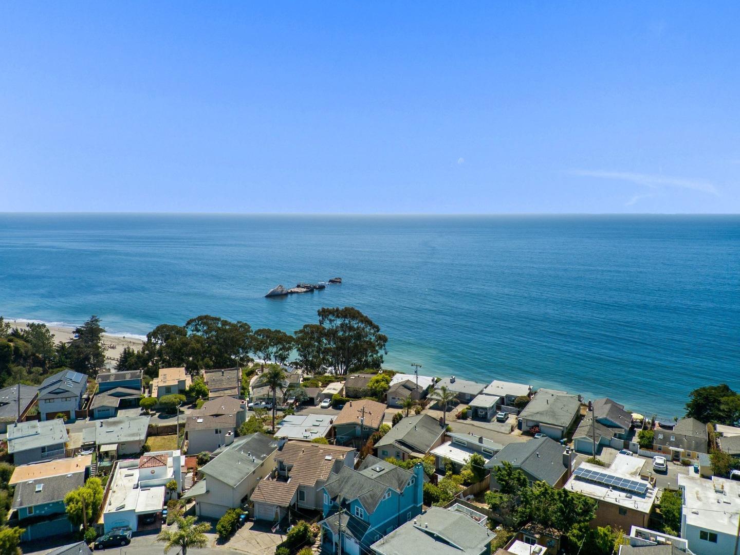 522 Spruce Street Aptos, CA 95003 - Photo 44 of 48 an aerial view of ocean and residential houses with outdoor space