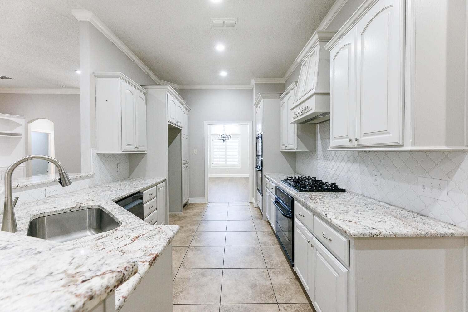 6009 84th Street Lubbock, TX 79424 - Photo 13 of 57 Kitchen