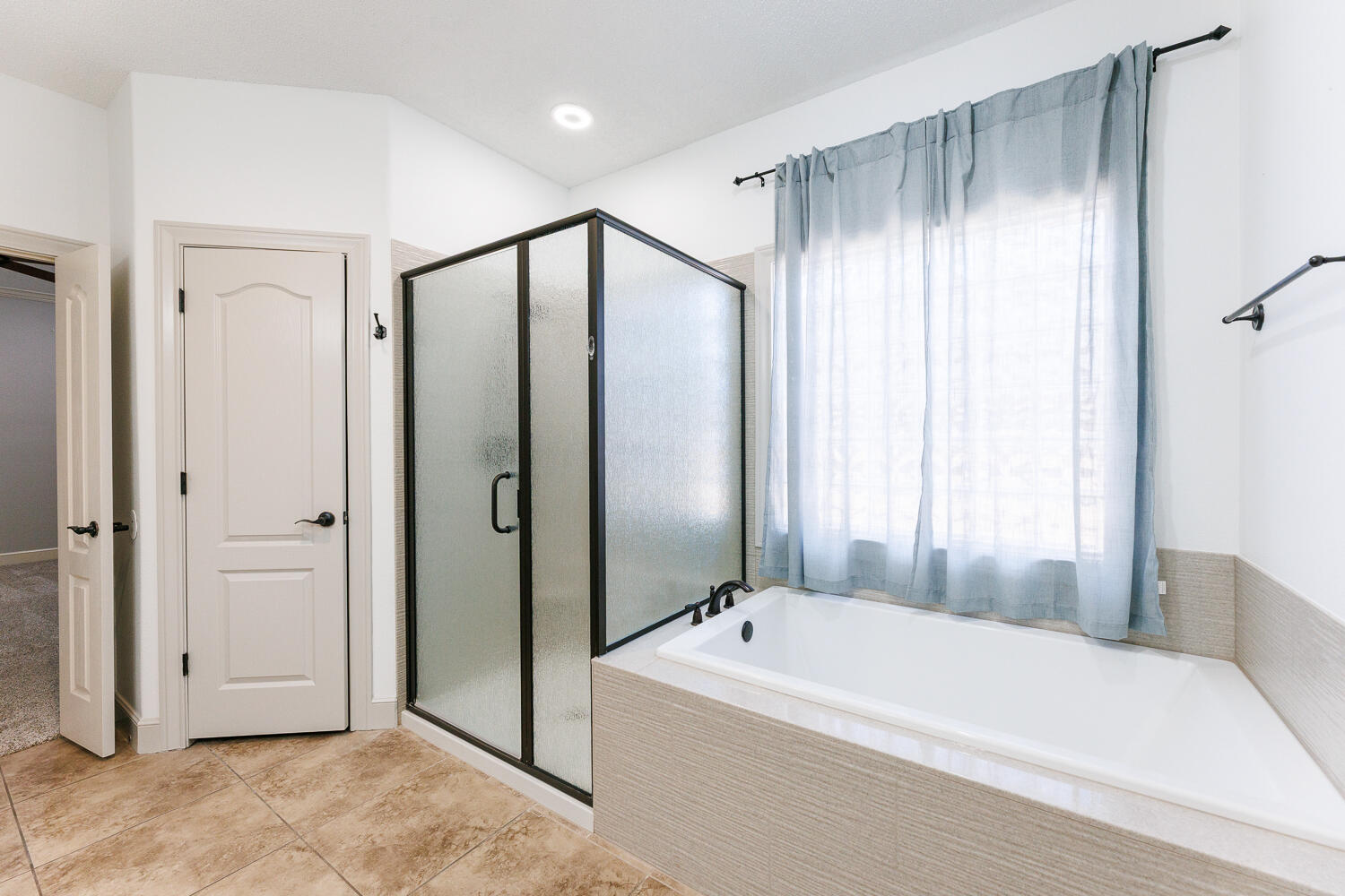 6009 84th Street Lubbock, TX 79424 - Photo 28 of 57 Primary Bathroom