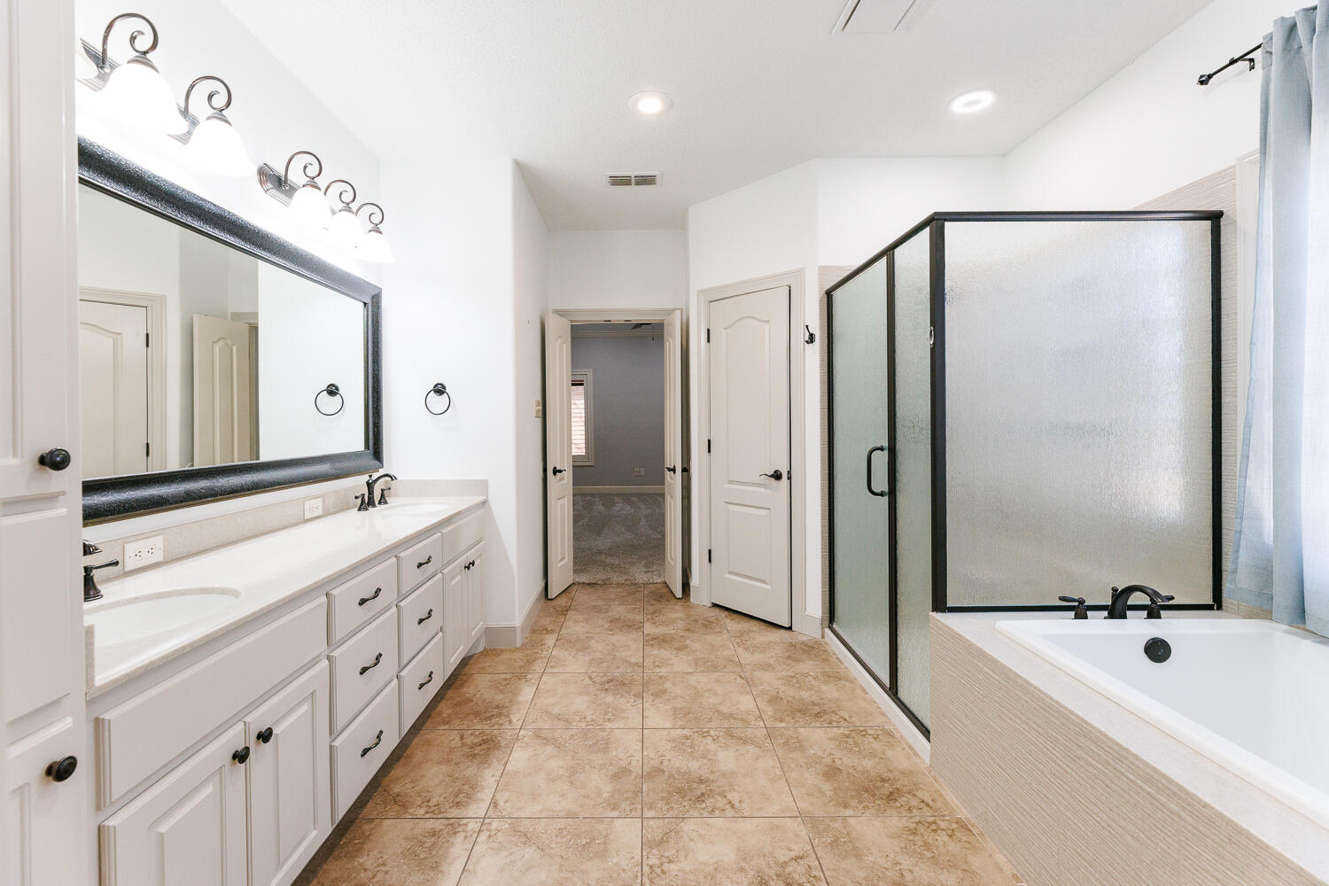 6009 84th Street Lubbock, TX 79424 - Photo 30 of 57 Primary Bathroom