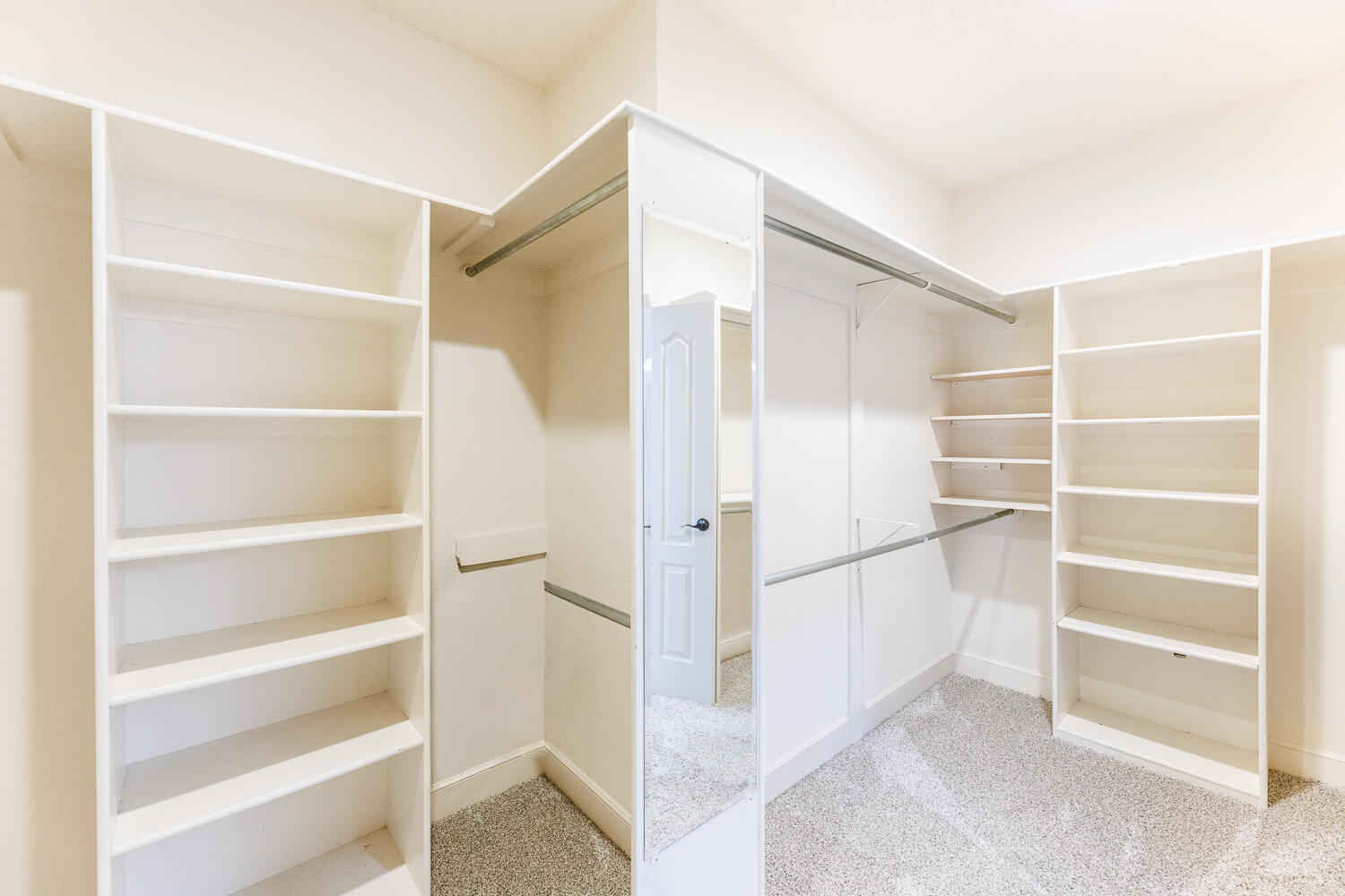 6009 84th Street Lubbock, TX 79424 - Photo 31 of 57 Primary Closet