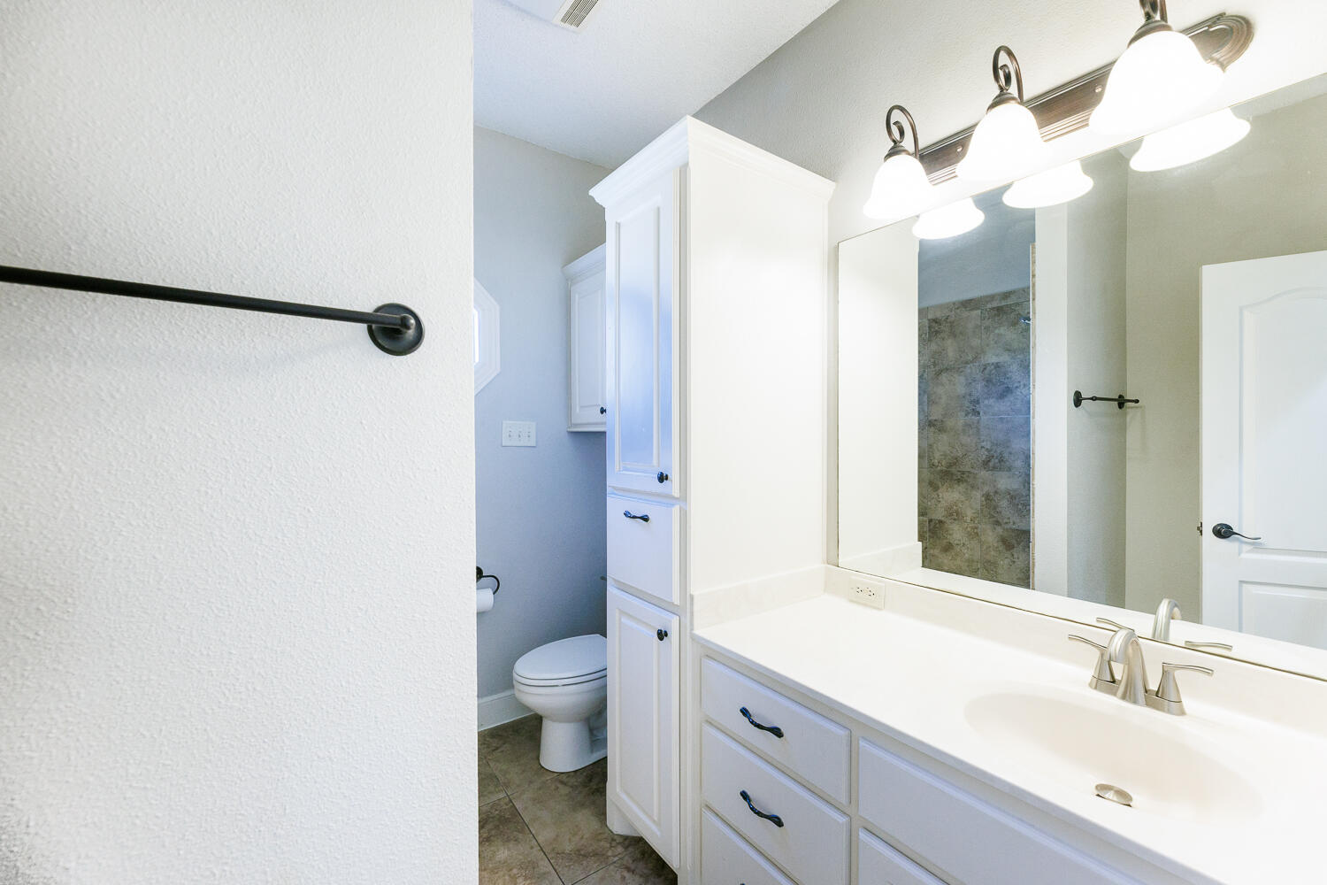 6009 84th Street Lubbock, TX 79424 - Photo 35 of 57 Second Bathroom