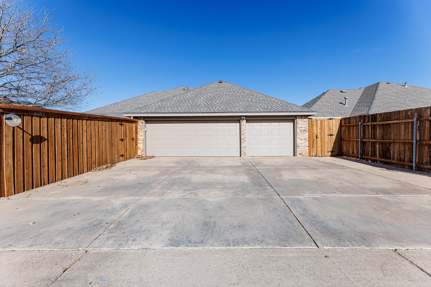 6009 84th Street Lubbock, TX 79424 - Photo 57 of 57 Garage