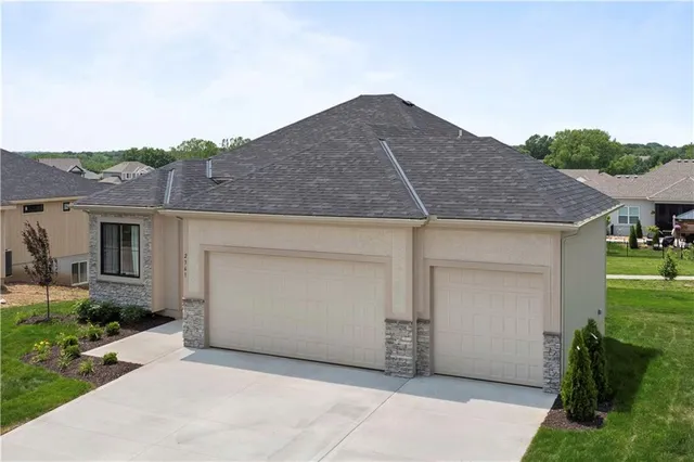 $569,900 | 27603 East 128th Court, Lee's Summit, MO 64086