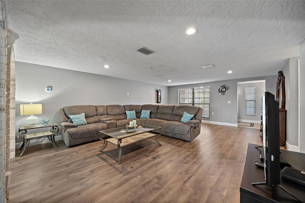 5702 Riddle Road Holiday, FL 34690 - Photo 23 of 53 Gallery Image 23