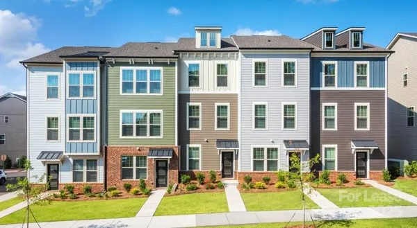 $2,250 | 2635 West Trade Street, Unit GREER, Charlotte, NC 28208