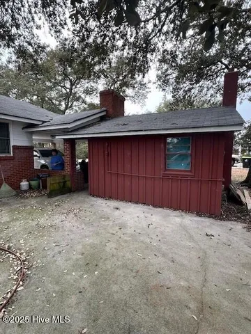 $389,000 | 329 Cape Lookout Drive, Harkers Island, NC 28531
