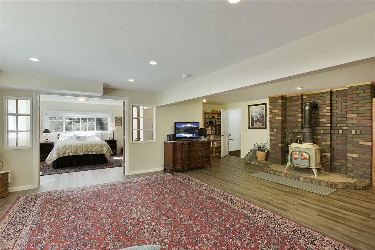 734 Aiello Road Mount Shasta, CA 96067 - Photo 10 of 27 Gallery Image 10