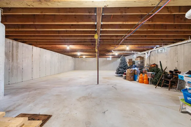 $350,000 | 307 Lebanon Road, Winterport, ME 04496