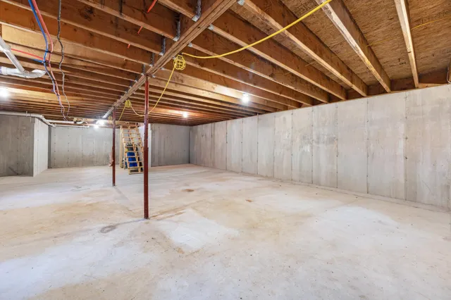 $350,000 | 307 Lebanon Road, Winterport, ME 04496