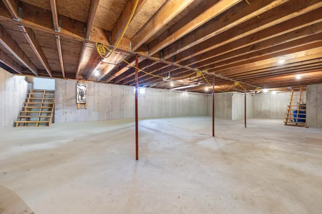 $350,000 | 307 Lebanon Road, Winterport, ME 04496