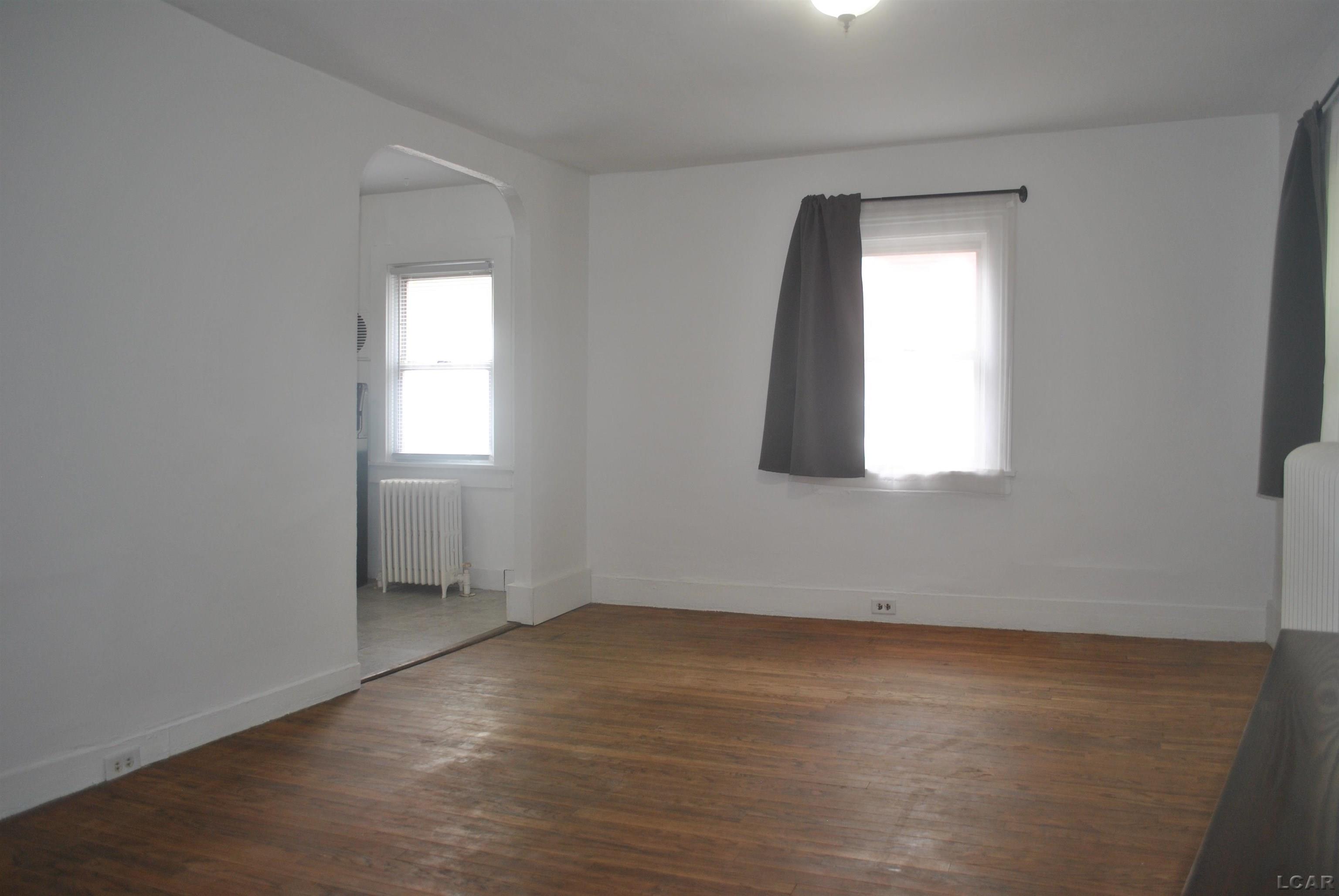 355 Budlong Street Adrian, MI 49221 - Photo 8 of 20