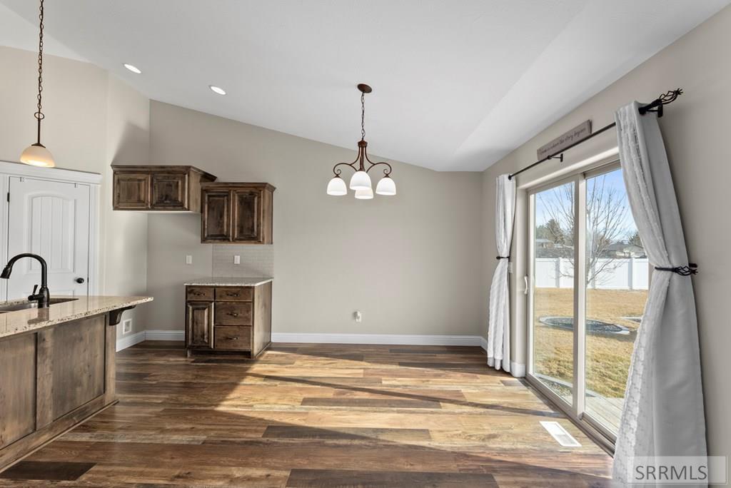 303 Park Avenue Firth, ID 83236 - Photo 10 of 50