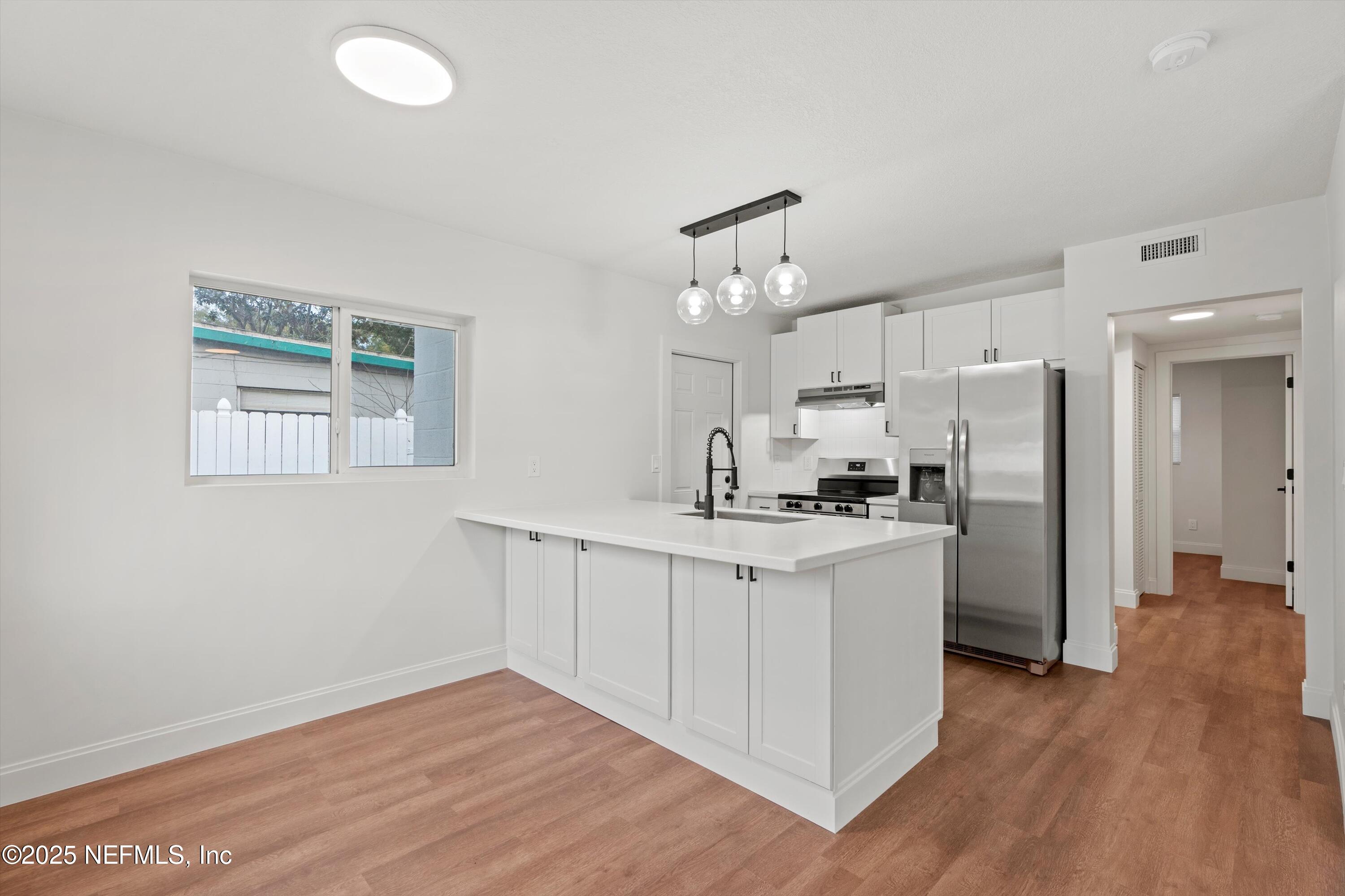 6844 Camelot Road Jacksonville, FL 32211 - Photo 2 of 23 Dining and Kitchen