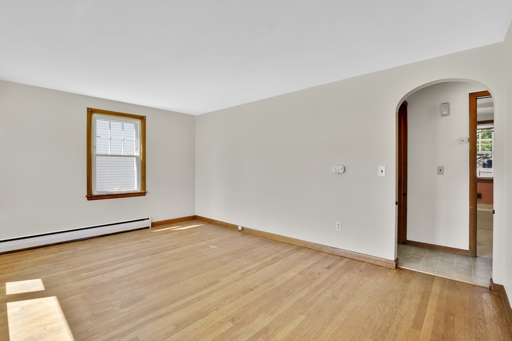 267 Connecticut Avenue Springfield, MA 01104 - Photo 11 of 41