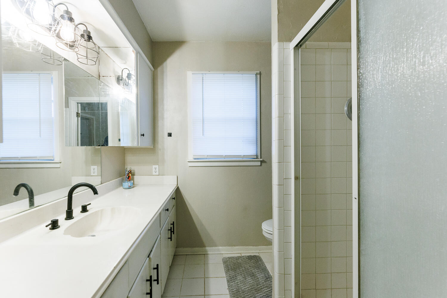 4618 30th Street Lubbock, TX 79410 - Photo 28 of 42 Primary Bathroom