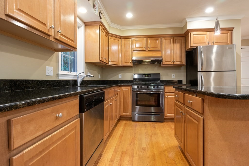 73 Hawthorne Road Waltham, MA 02451 - Photo 11 of 40 Gallery Image 11