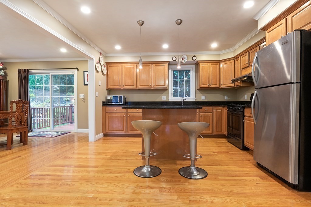73 Hawthorne Road Waltham, MA 02451 - Photo 9 of 40 Gallery Image 9