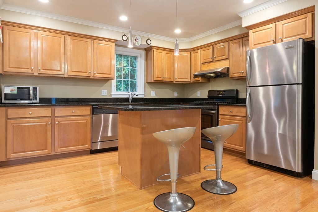 73 Hawthorne Road Waltham, MA 02451 - Photo 10 of 40 Gallery Image 10