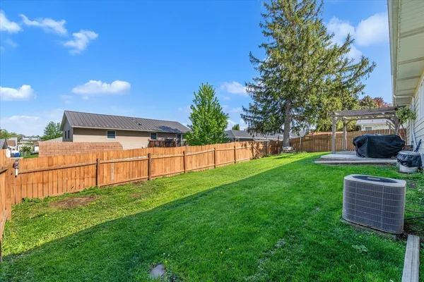 $240,000 | 1135 North 11th Street, Clinton, IA 52732