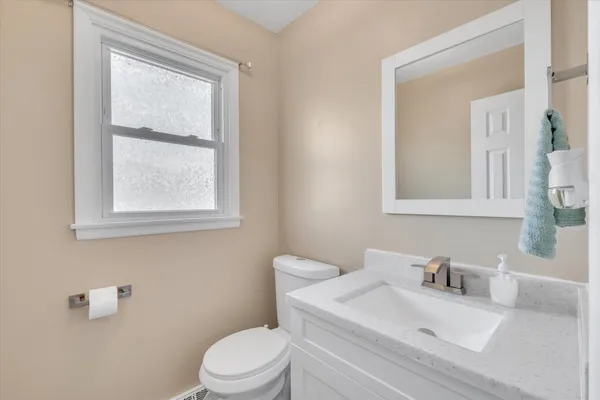 $240,000 | 1135 North 11th Street, Clinton, IA 52732