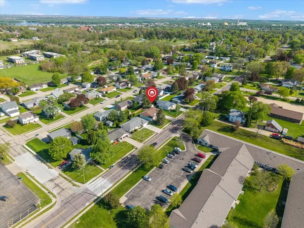 $240,000 | 1135 North 11th Street, Clinton, IA 52732