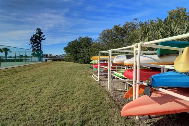 a view of a tennis court