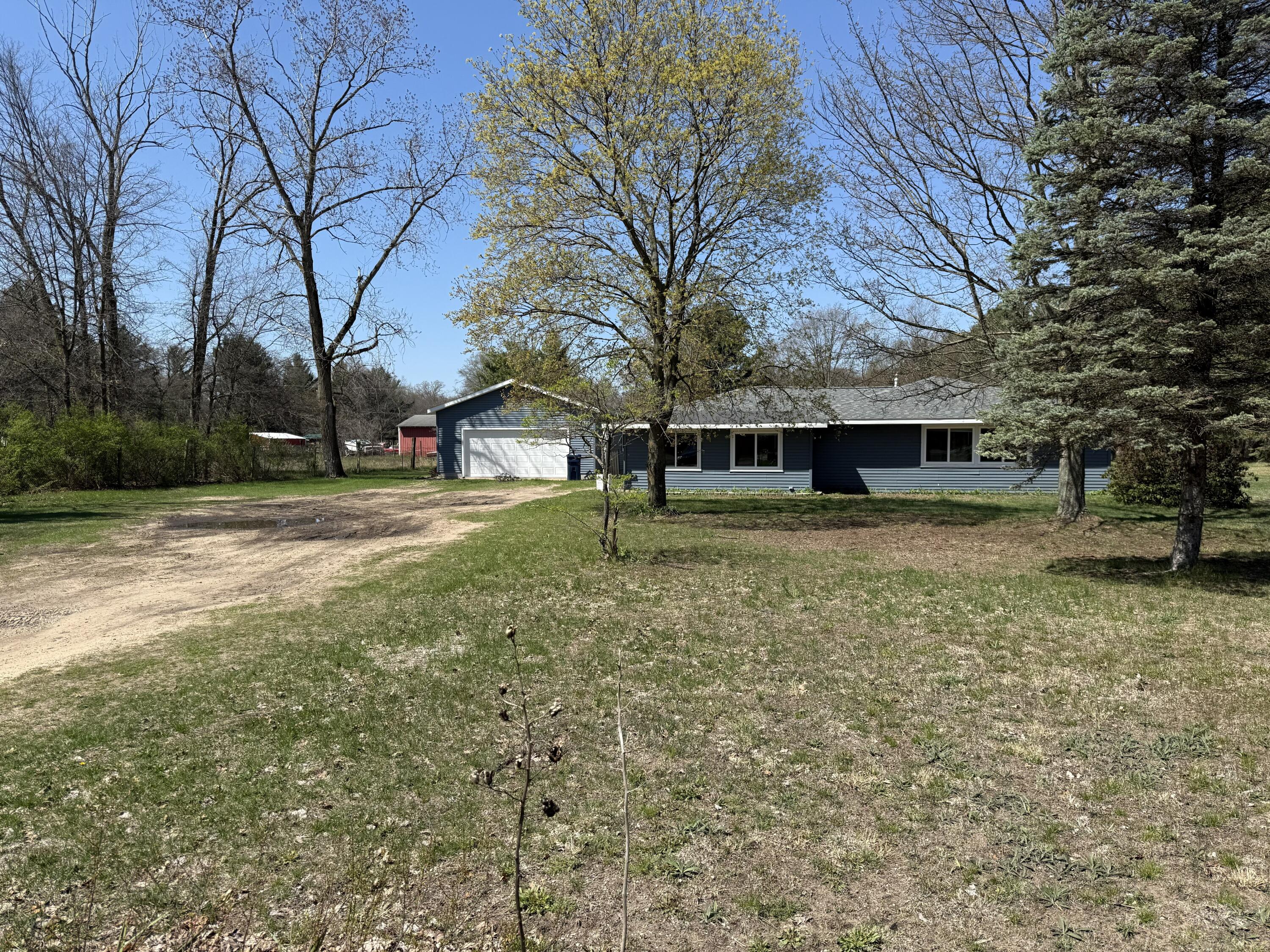 495 South Maple Island Road Muskegon, MI 49442 - Photo 1 of 38 IMG_20260422_121935