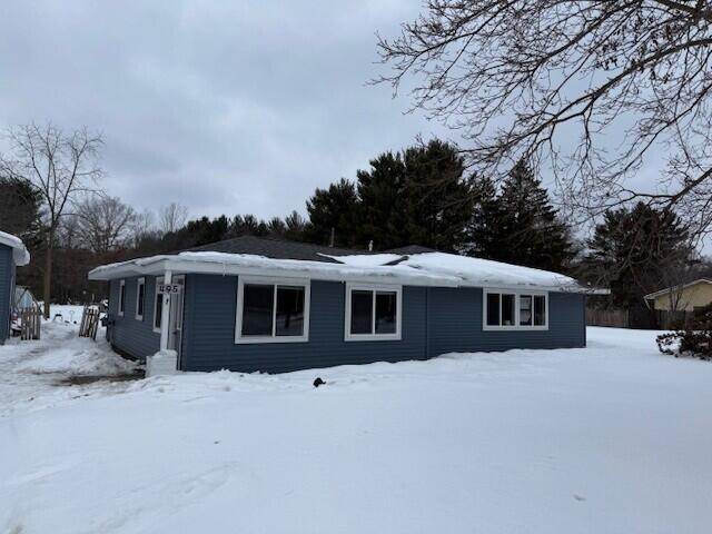 495 South Maple Island Road Muskegon, MI 49442 - Photo 2 of 38 2