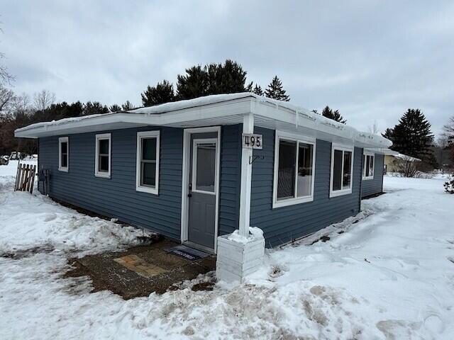 495 South Maple Island Road Muskegon, MI 49442 - Photo 4 of 38 4
