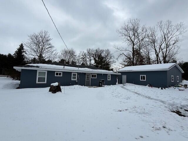 495 South Maple Island Road Muskegon, MI 49442 - Photo 6 of 38 6