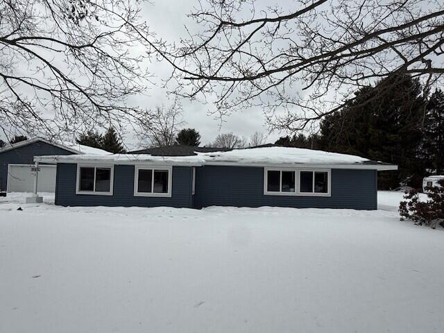 495 South Maple Island Road Muskegon, MI 49442 - Photo 8 of 38 10