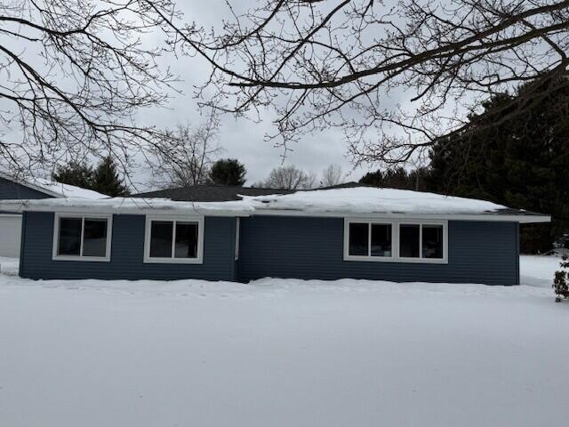 495 South Maple Island Road Muskegon, MI 49442 - Photo 9 of 38 11