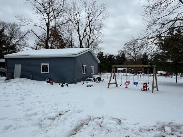 495 South Maple Island Road Muskegon, MI 49442 - Photo 10 of 35 5