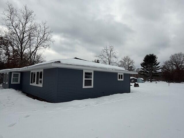 495 South Maple Island Road Muskegon, MI 49442 - Photo 10 of 38 9