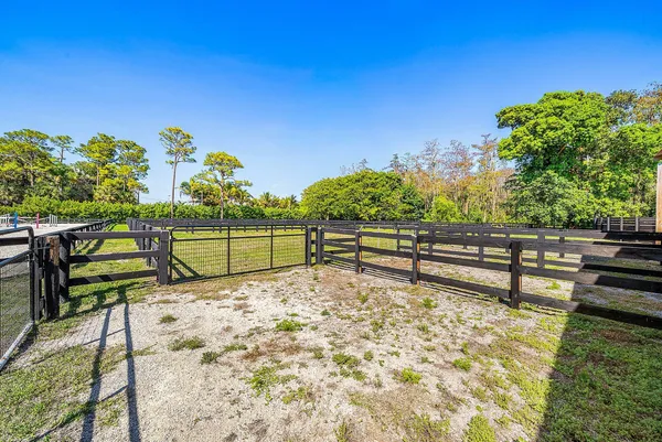 $1,000 | 6149 Park Lane East, Unit BARNS STUDIOS), Lake Worth, FL 33449