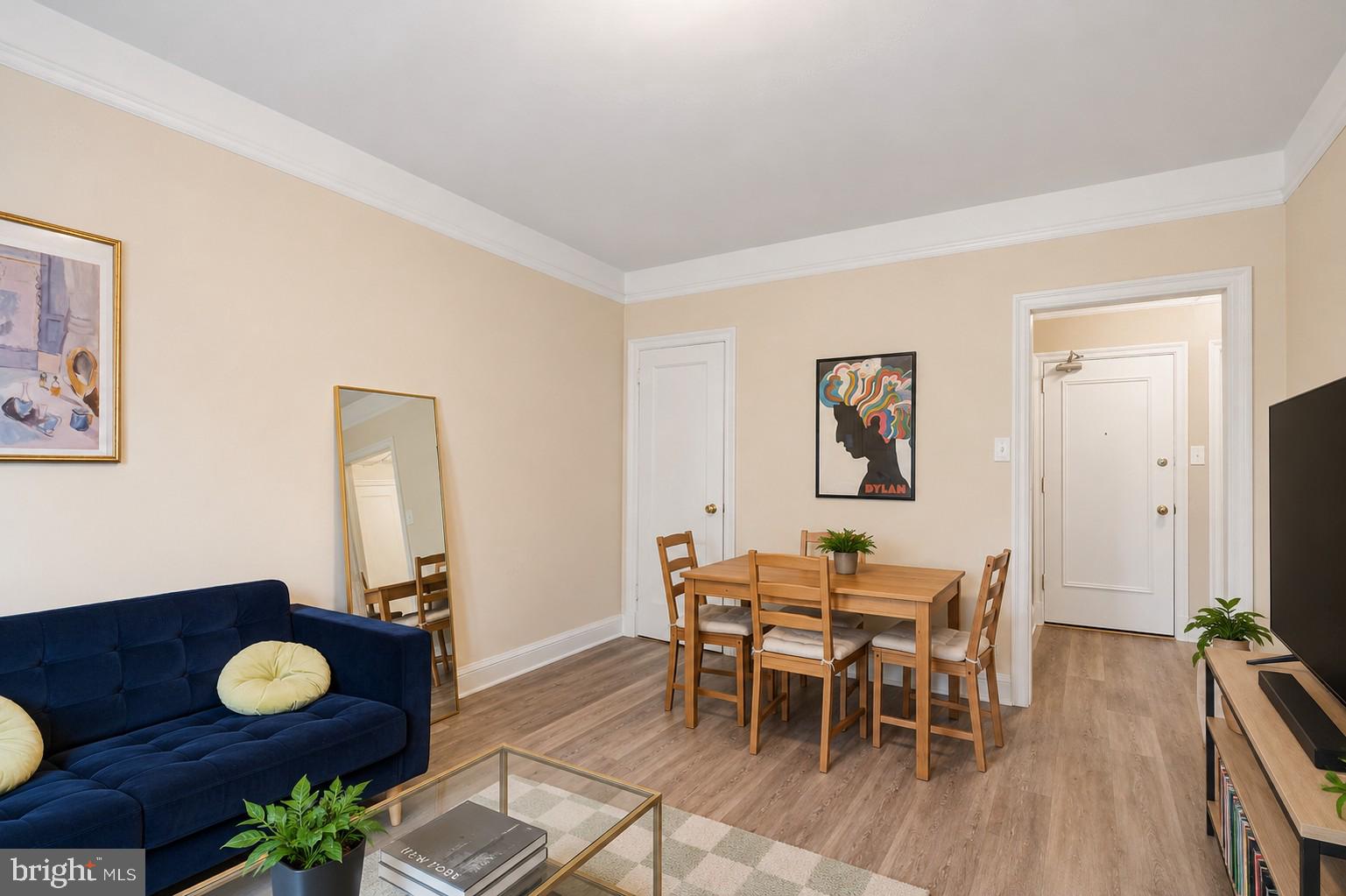 2031 Locust Street, Unit 405 Philadelphia, PA 19103 - Photo 2 of 13