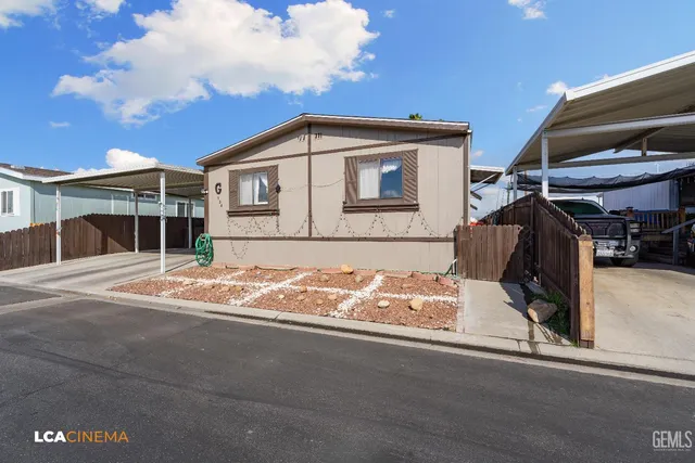 a view of house with outdoor space