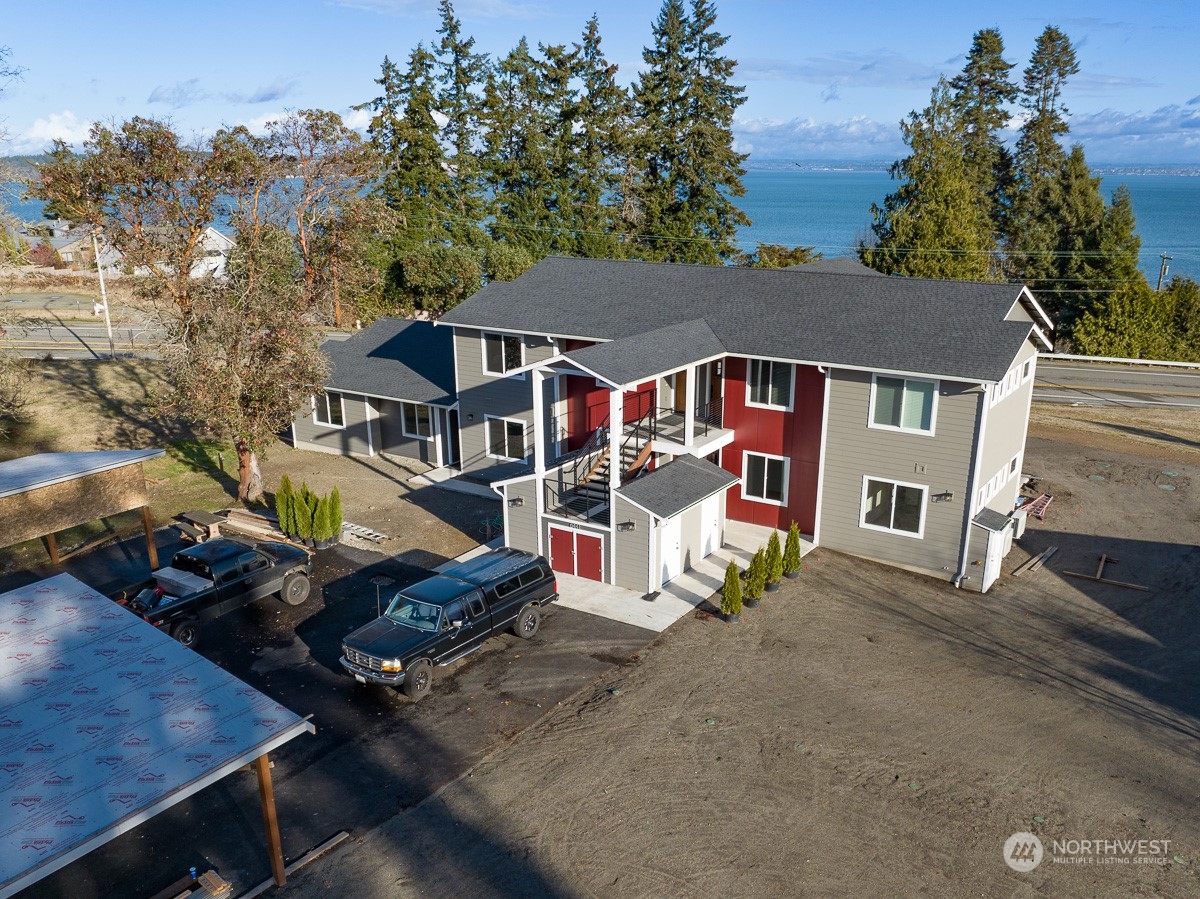 6441 Humphrey Road, Unit 3 Clinton, WA 98236 - Photo 3 of 31 Gallery Image 3