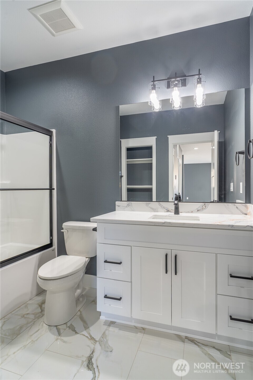 201 Bridgeview Drive Vantage, WA 98950 - Photo 27 of 40 a bathroom with a sink and a toilet
