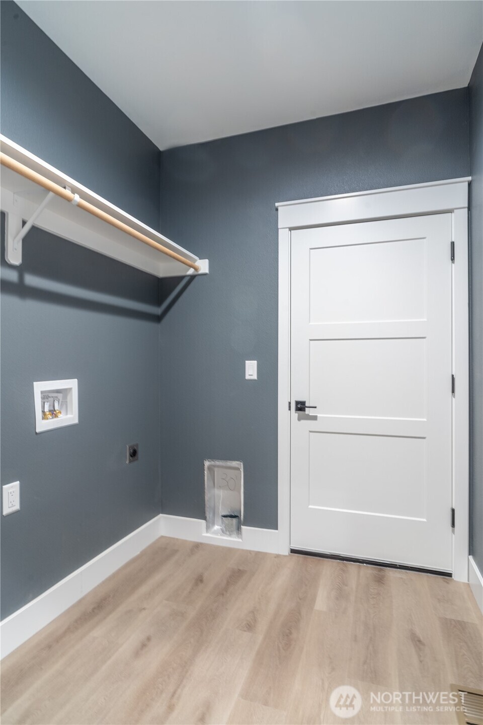 201 Bridgeview Drive Vantage, WA 98950 - Photo 29 of 40 a view of an empty room