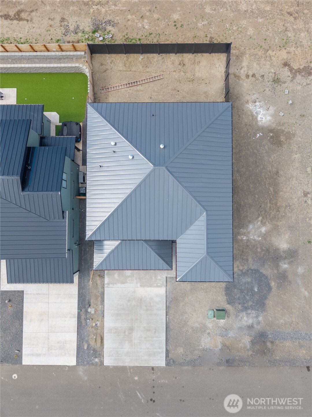 201 Bridgeview Drive Vantage, WA 98950 - Photo 33 of 40 an outdoor view with patio